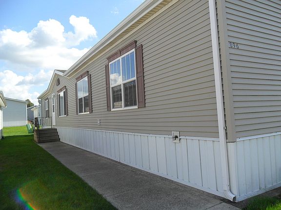 3rd image of 896 W Aspen Dr