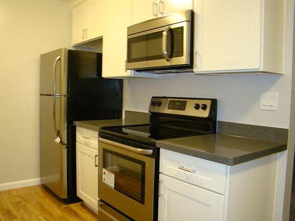 2nd image of 3930 Hamilton Ave APT 3