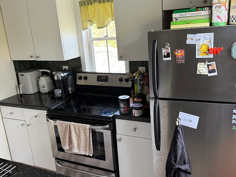 3425 Franklin Ave #1 — Photo 4