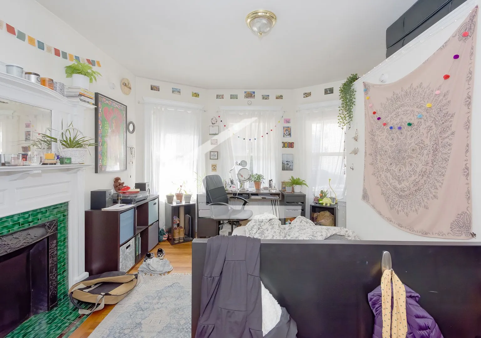 Apt near Harvard Ave. T Stop, Heat and Hot Water Included, Modern, Spacious, Sunny! — Photo 3