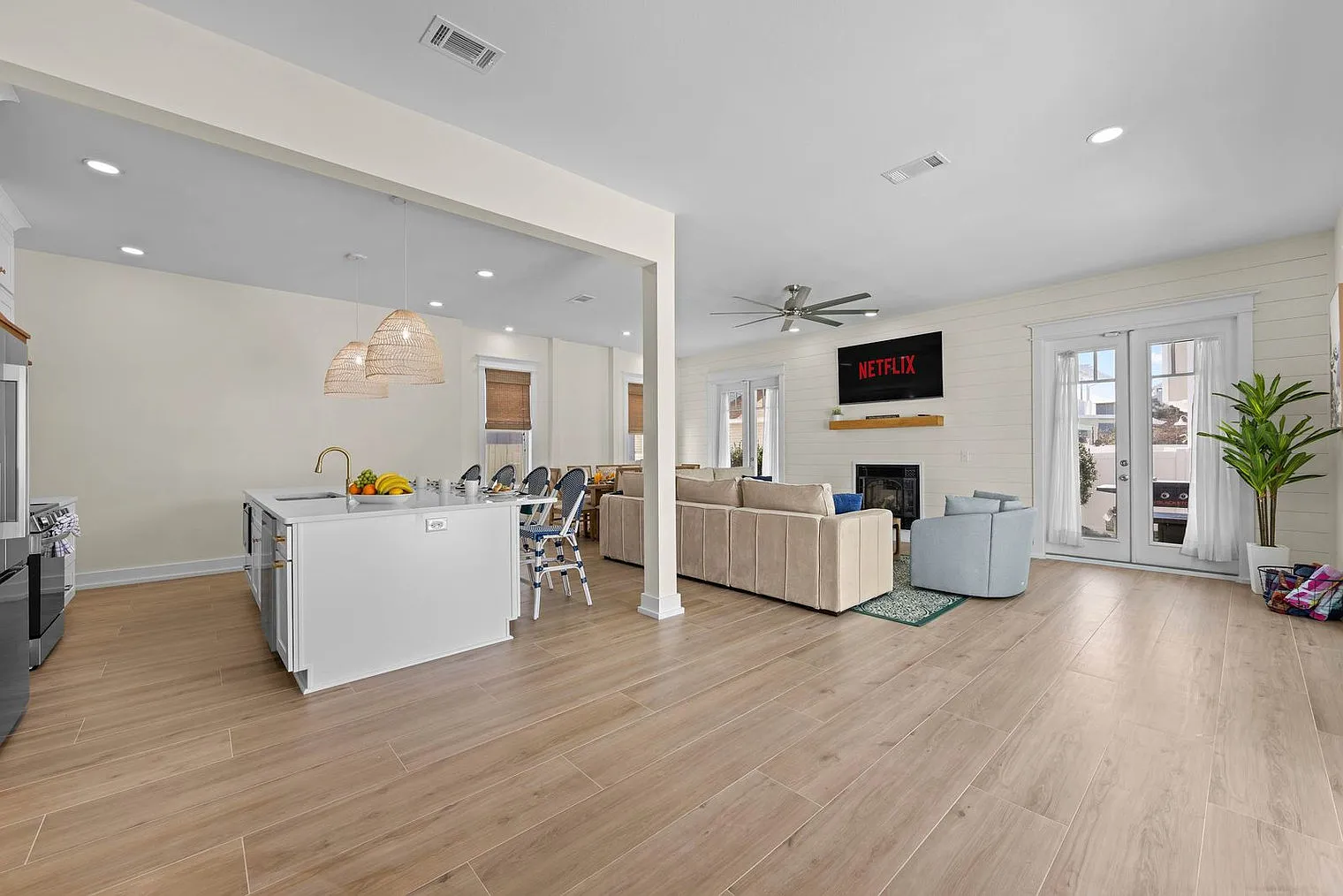 5 bed, 3.0 bath, 2755 sqft, $7,386 — Photo 3