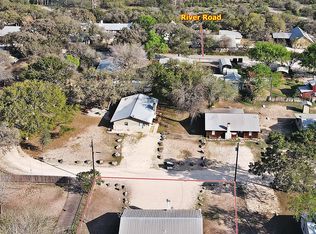 80 Pineview Rd, Concan, TX 78838