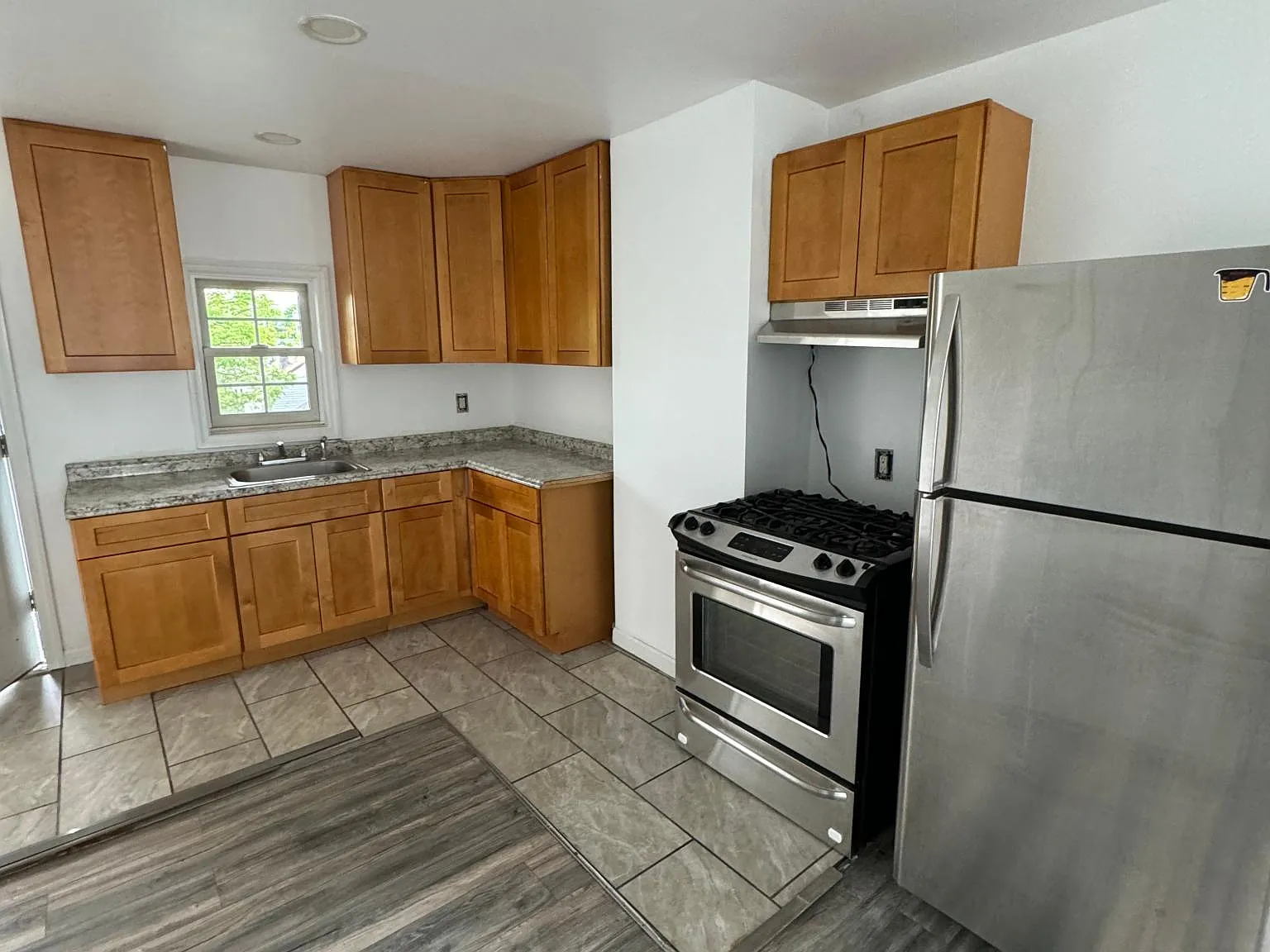 169 Temple St — Photo 3