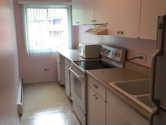 2nd image of 5117 Blodgett Ave APT 210