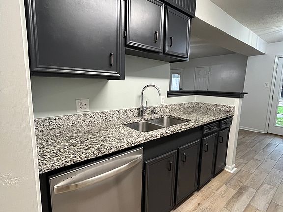 2nd image of 42 Dogwood Ln