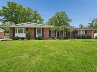 329 Meadowbrook Dr, Ballwin, MO 63011