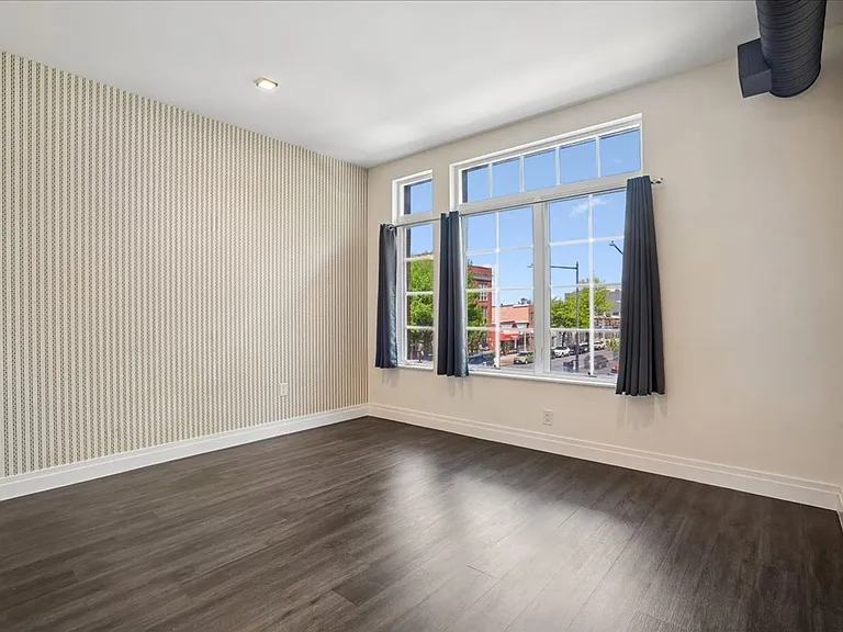 3225 Georgia Ave NW — Photo 11