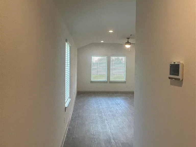 215 Dusty Bridle Ln — Photo 3