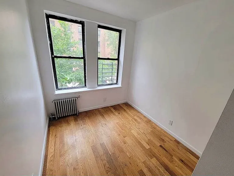 124 E 107th St #10 — Photo 4