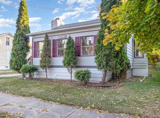 1519 Greenwich St, Saginaw, MI 48602