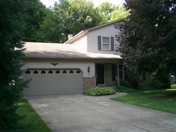 6880 Colleen Dr, Youngstown, OH 44512