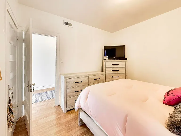 3435 N Harding Ave #2 — Photo 6