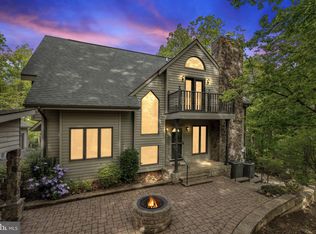 155 Connie Rd, Basye, VA 22810