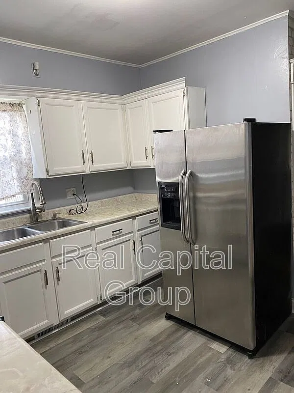 3 bed, 1.0 bath, 1100 sqft, $1,695 — Photo 4