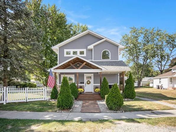 83 N Andrews St, Lake Orion, MI 48362