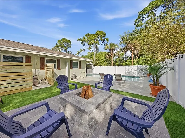 2473 Poinciana St — Photo 24