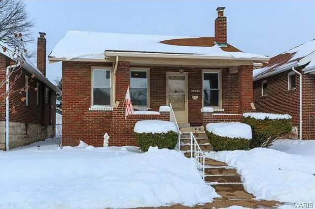 6133 Newport Ave photo 1