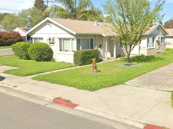 842 Magnolia St, Oakdale, CA 95361