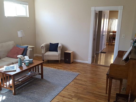 4th image of 421 E Del Norte St