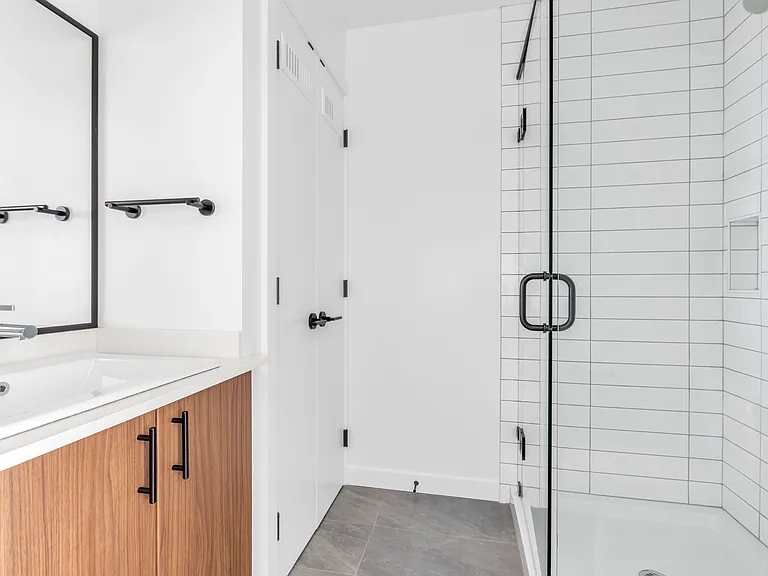 3455 Hastings St E — Photo 85