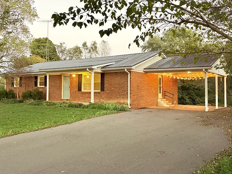 660 Plano Richpond Rd — Photo 2