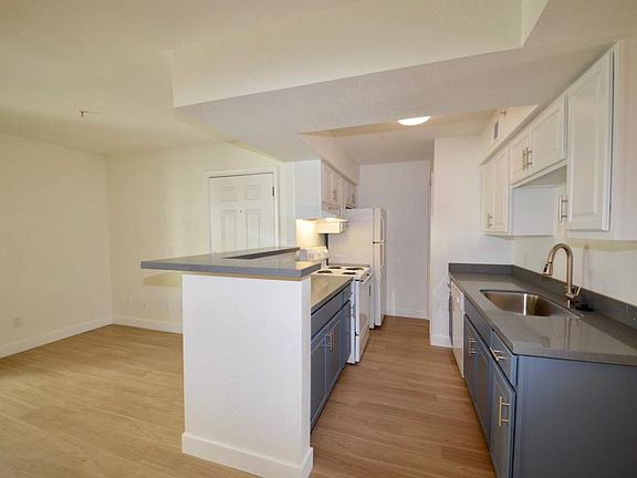 4th image of 4308 N Longview Ave APT 203