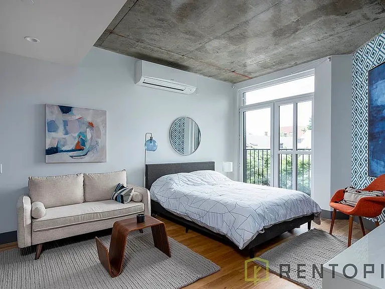 338 Evergreen Ave #233 — Photo 1