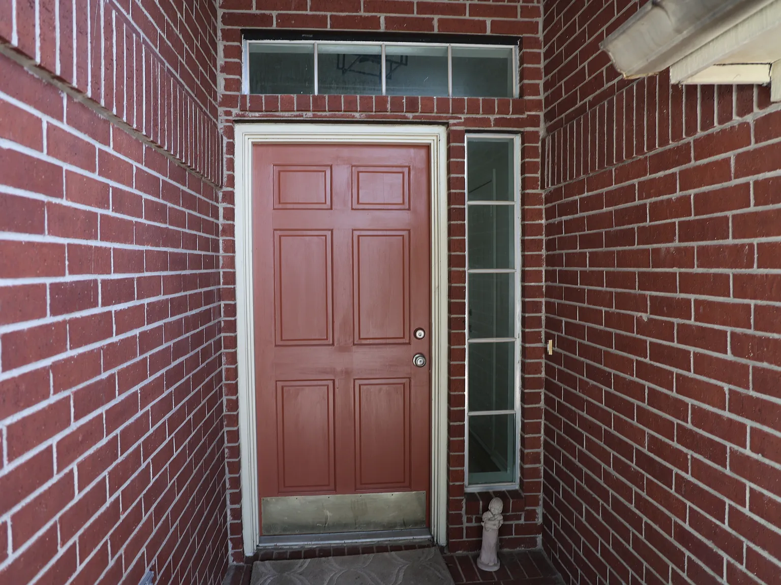 3 bed, 1929 sqft, $2,025 — Photo 4