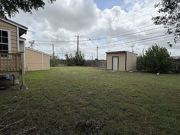 2nd image of 1322 Daytona Dr