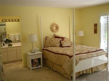 3rd image of 344 Dahlia Dr