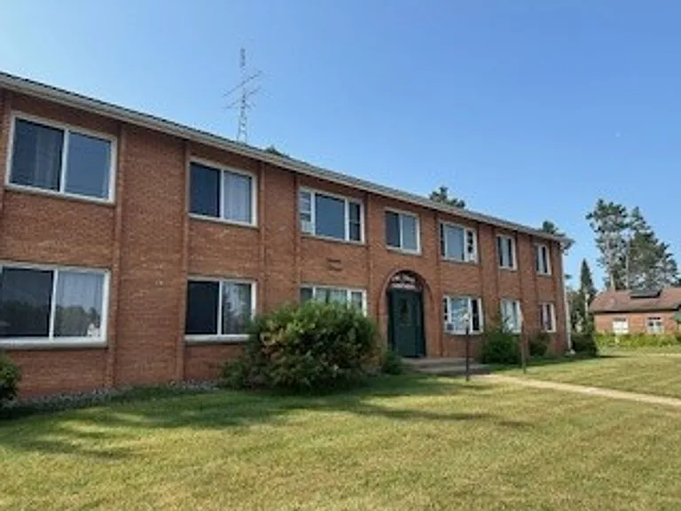 404 E Pine St — Photo 12