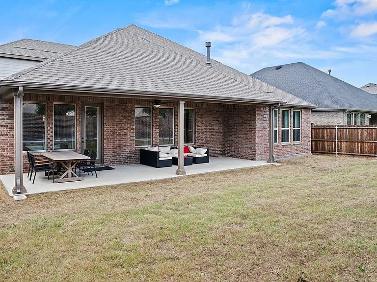801 Lake Cove Dr — Photo 49
