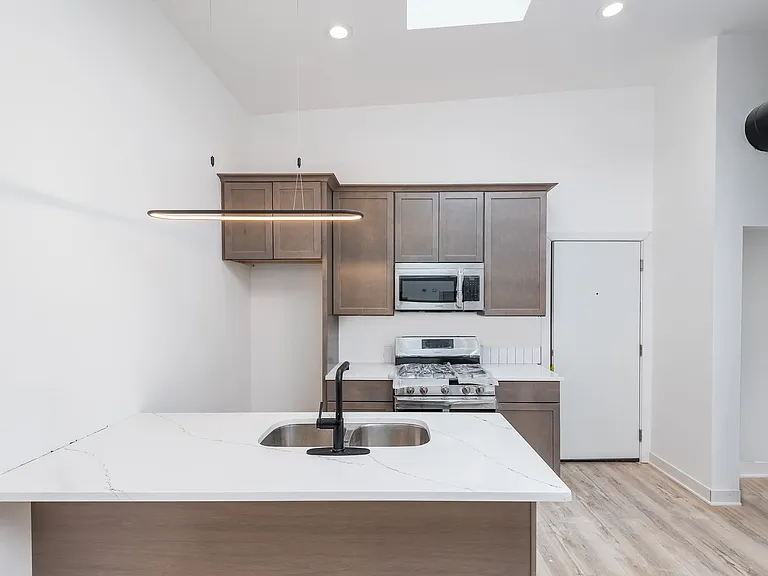 1907 S Blue Island Ave #4 — Photo 15