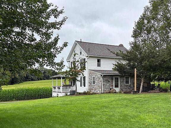 3rd image of 290 Woods Rd