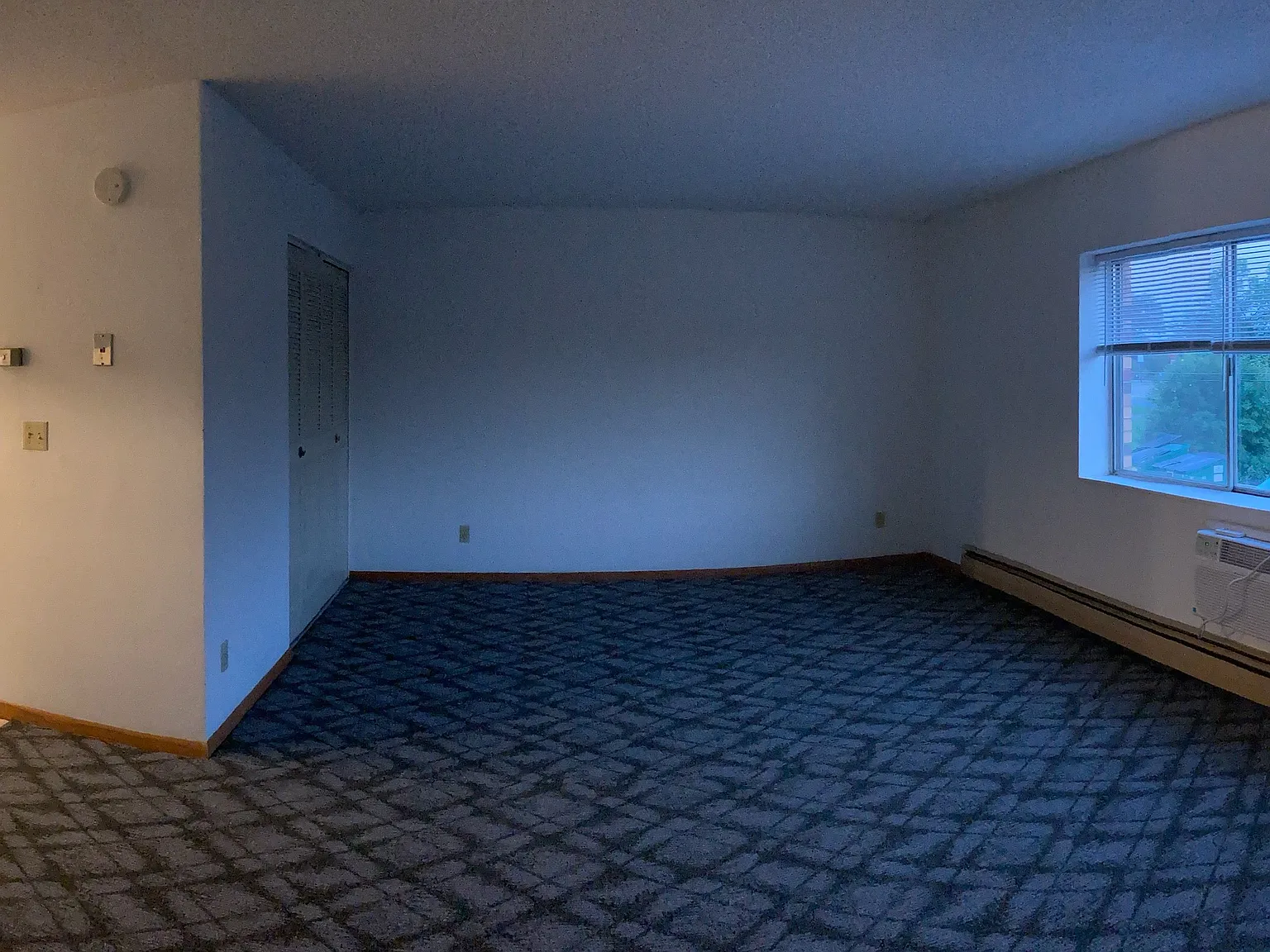 218 W Charlotte St — Photo 2