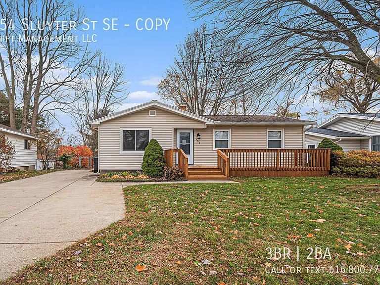 954 Sluyter St SE #COPY — Photo 1