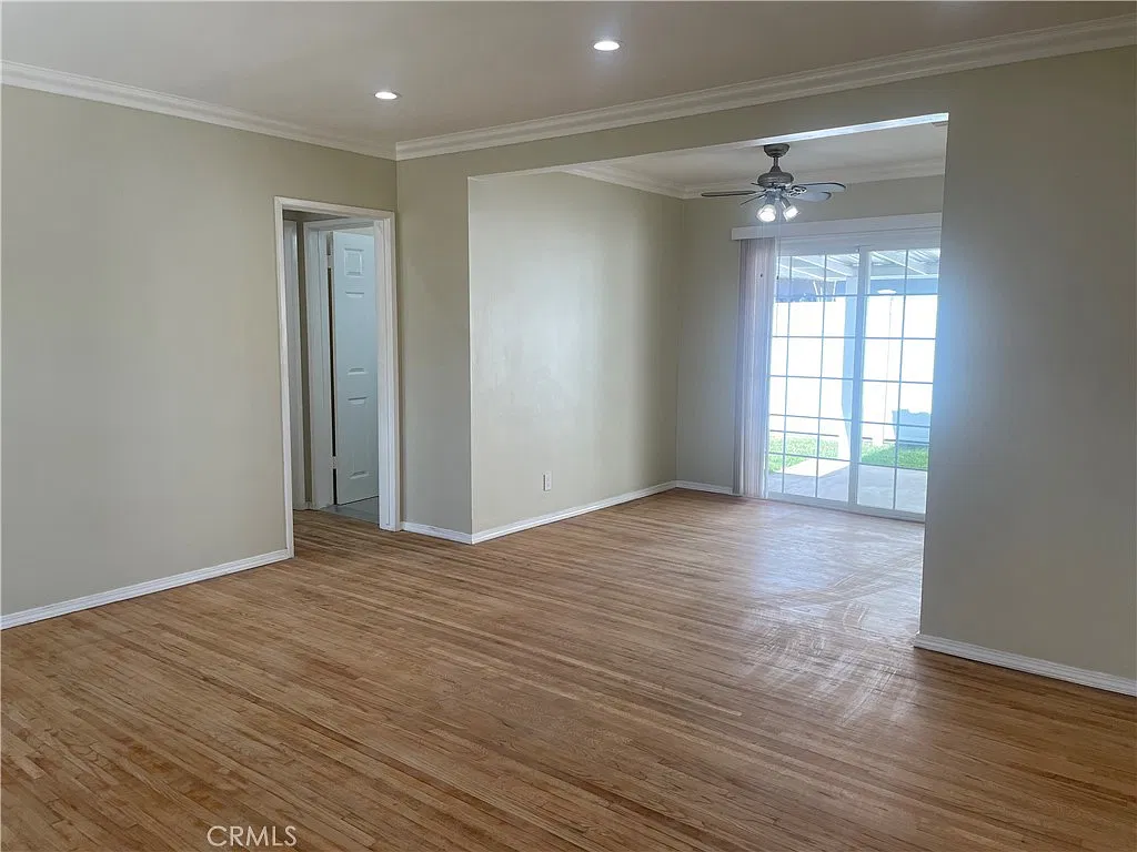 3 bed, 1050 sqft, $3,300 — Photo 4