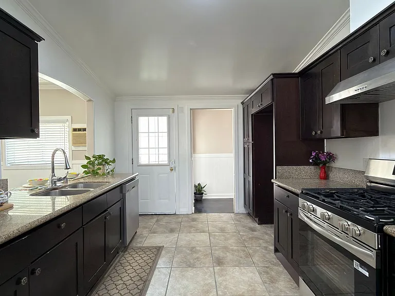 2130 Mountain Ave — Photo 12