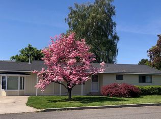 114 Miles Dr, Zillah, WA 98953