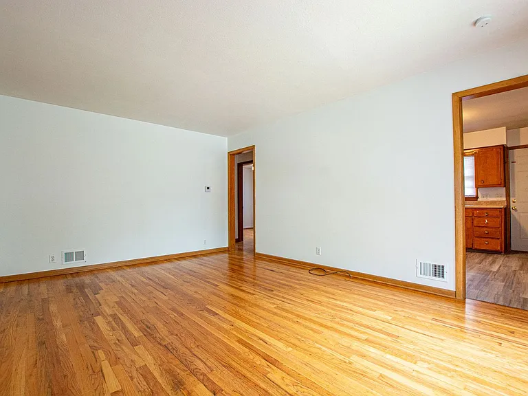 3605 S 82nd St — Photo 2
