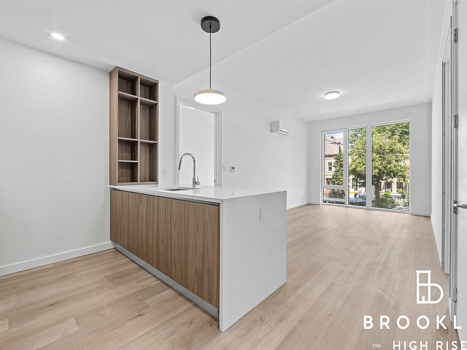 1st image of 50 E 10th St #236