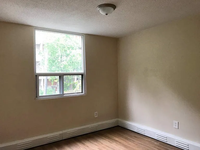 333 Quigley Rd — Photo 4