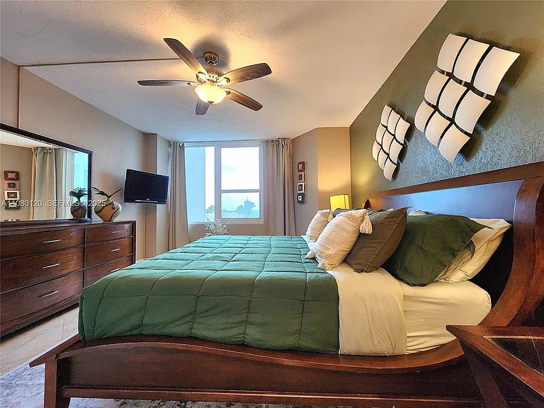 3505 S Ocean Dr #407 — Photo 15