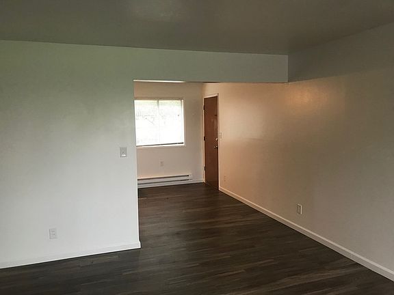 4th image of 2831 E 6th St