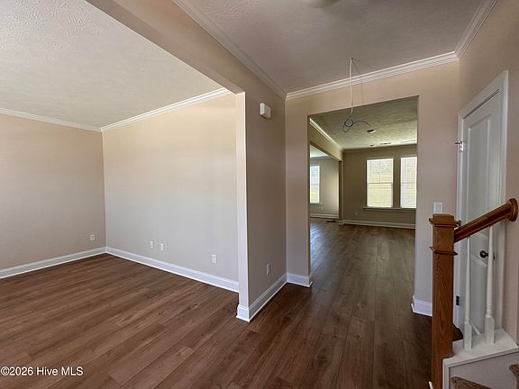4th image of 225 Windsor Drive