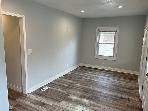 4th image of 2104 E 59th St