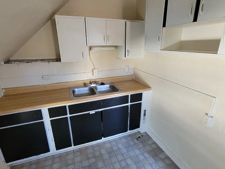 2220 E Walnut St #3 — Photo 7
