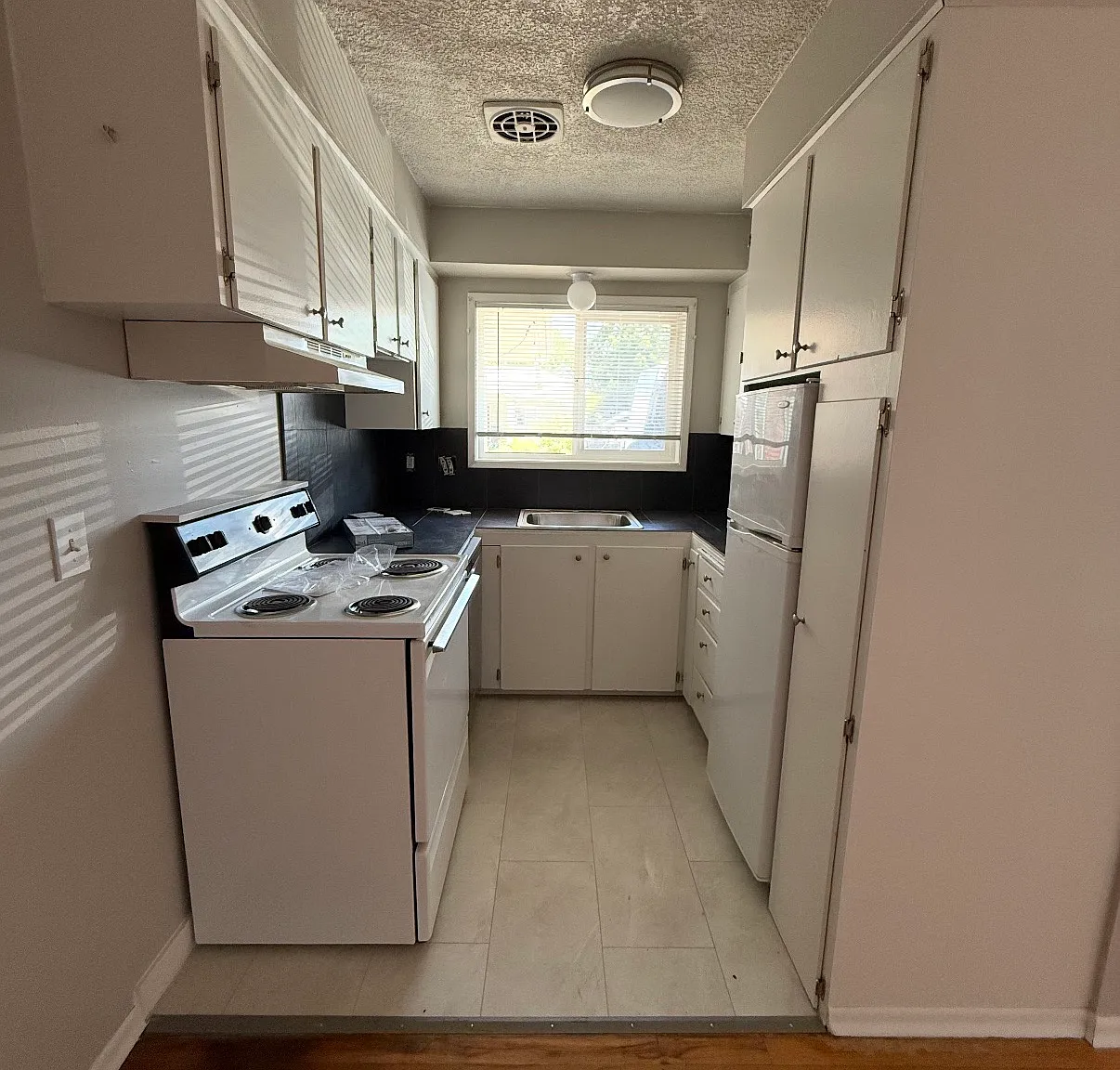 1 bed, 600 sqft, $1,350 — Photo 2