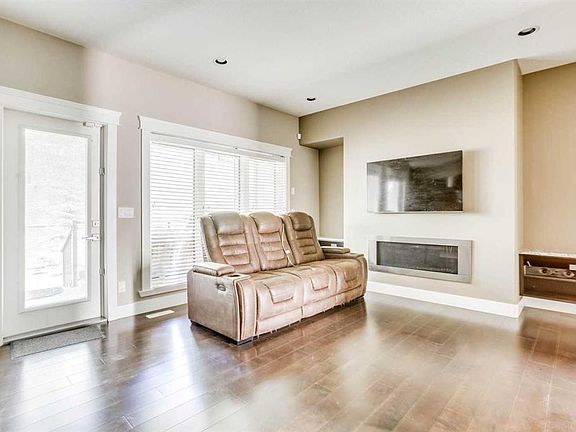 4th image of 208 E Sparrow Hawk Dr #5