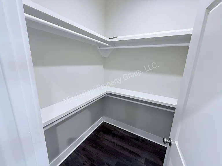 1402 Pleasant Dr — Photo 10